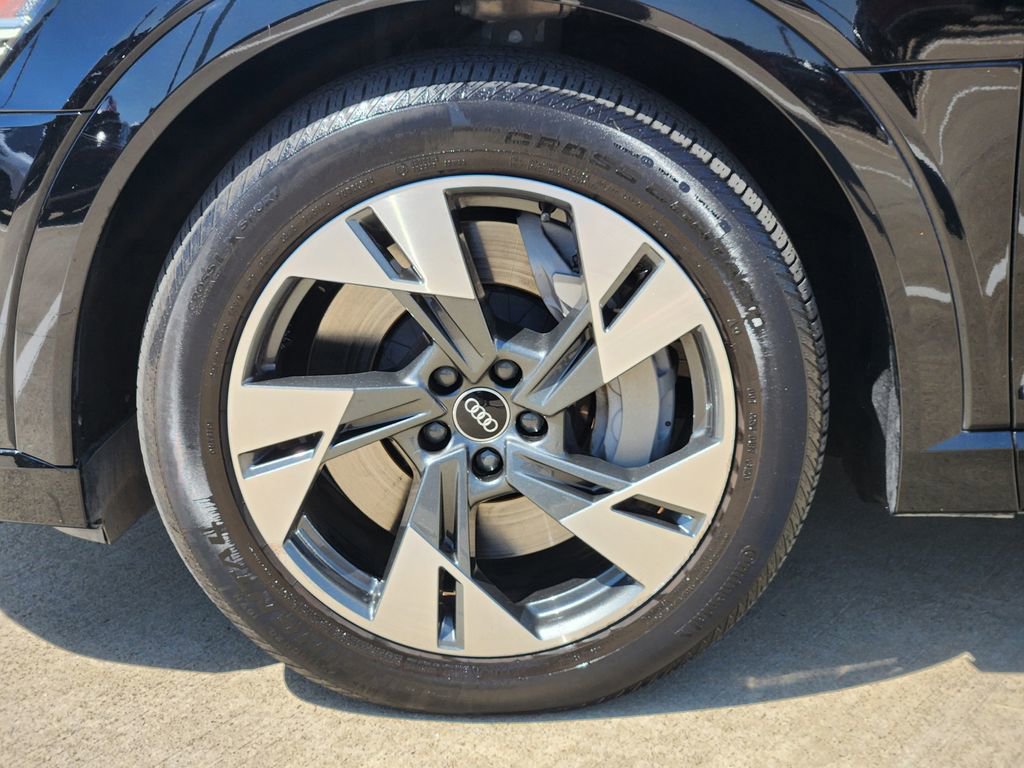 Used 2021 Audi e-tron Premium Plus w/ Premium Plus Package image 10