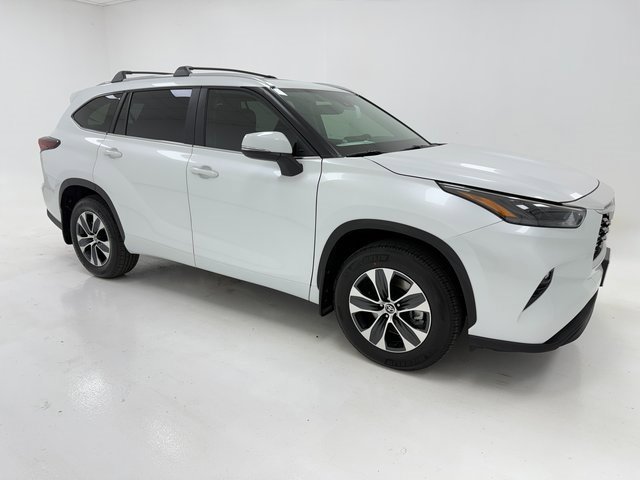 New 2026 Toyota Highlander XLE video 1