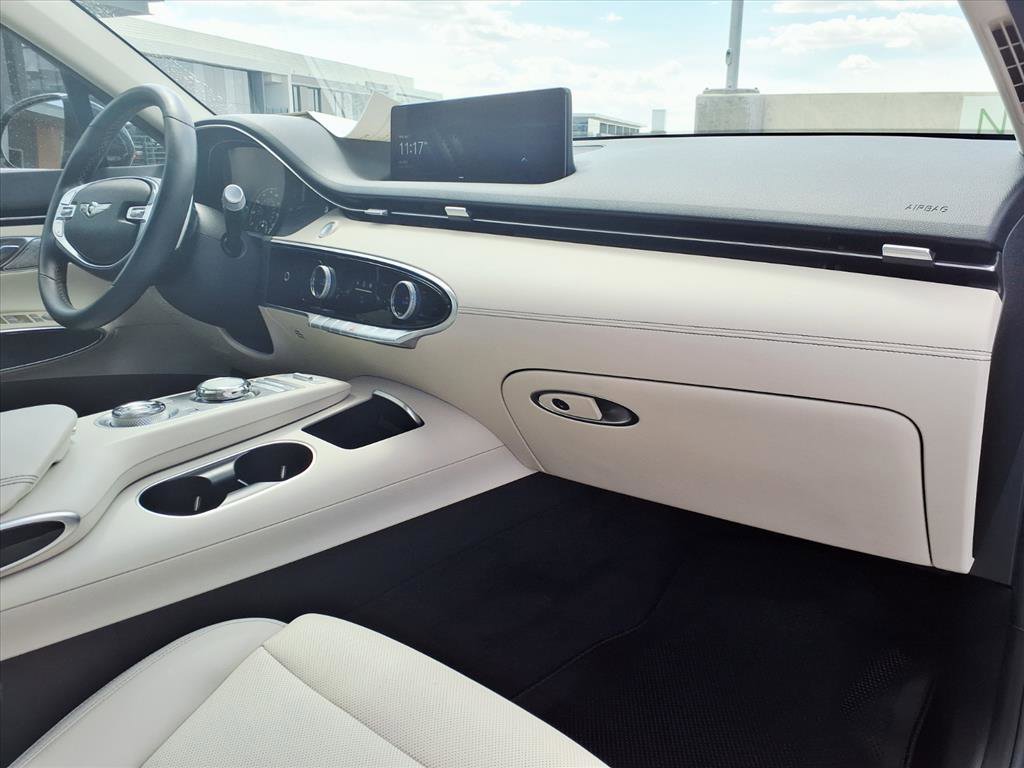 Certified 2022 Genesis GV70 2.5T image 10