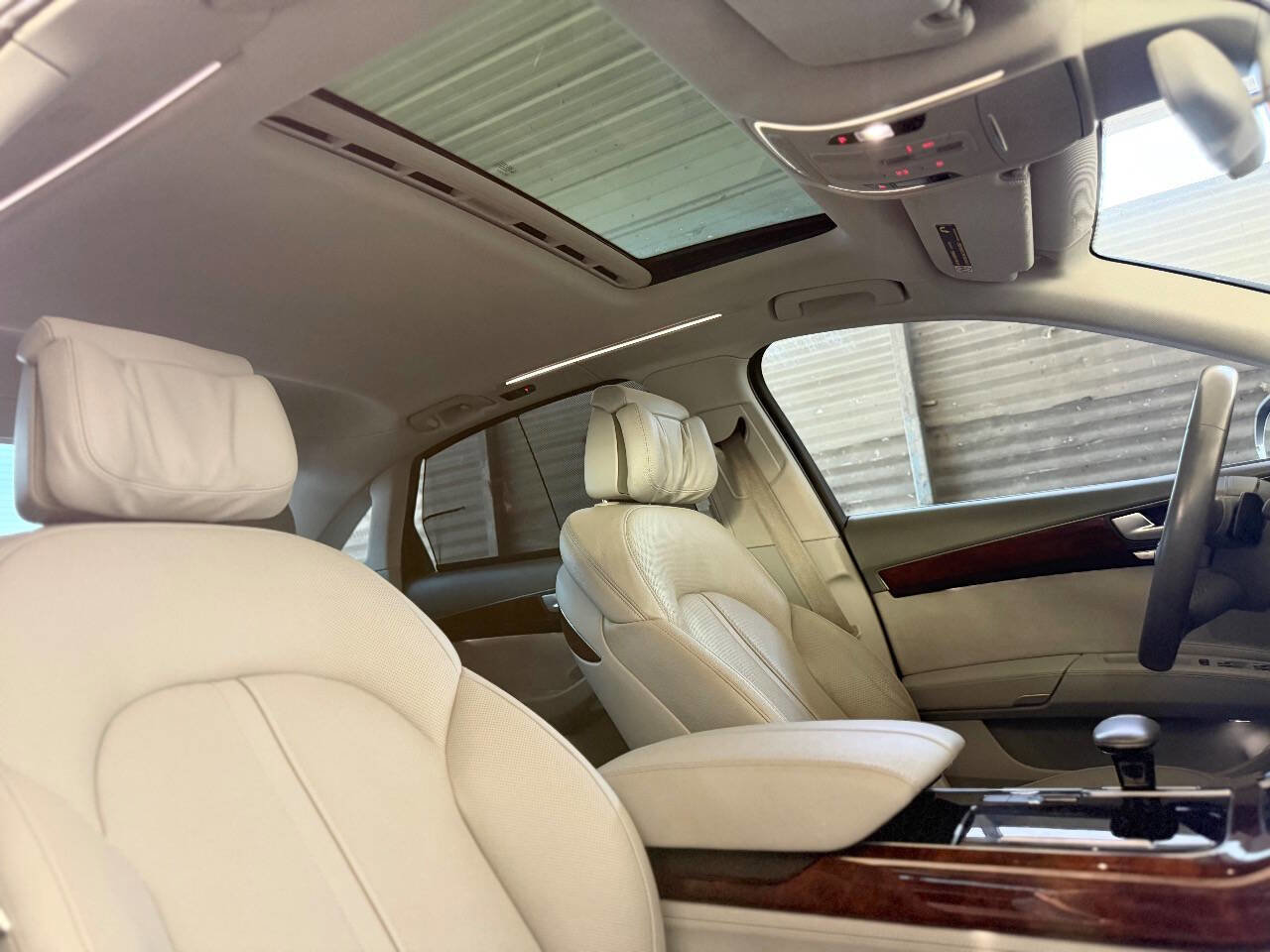 Used 2012 Audi A8 L 4.2 image 21