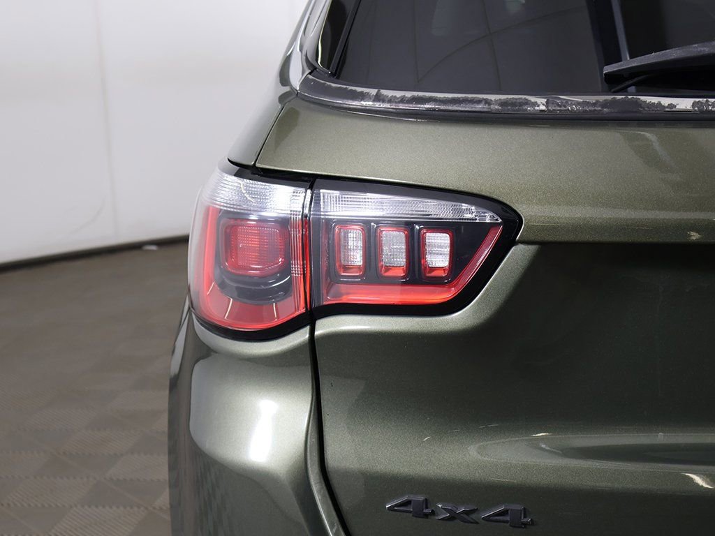 Used 2017 Jeep Compass Limited w/ Safe & Security Group AWD/4WD image 14