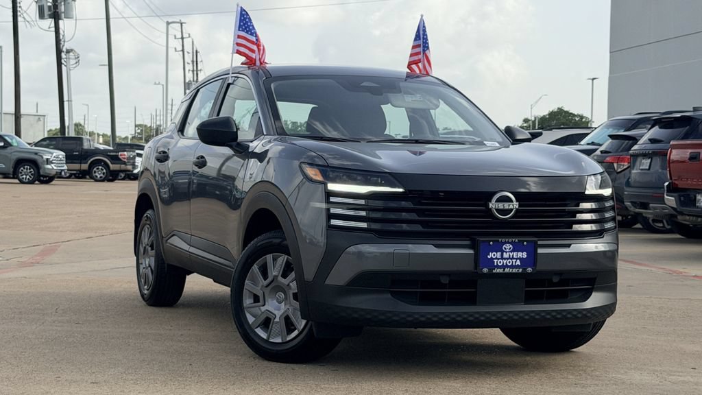 Used 2025 Nissan Kicks S FWD image 2
