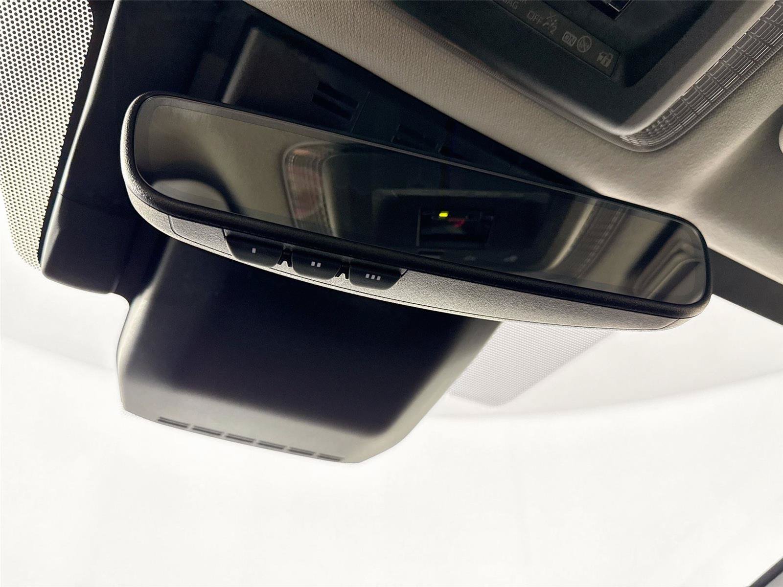 Certified 2025 Toyota Prius XLE FWD image 22