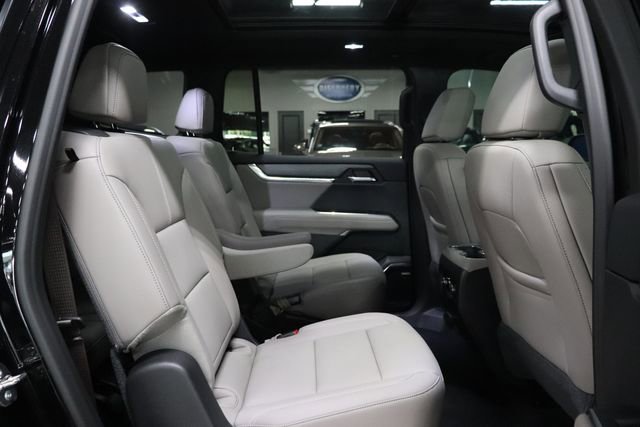 Used 2026 GMC Acadia Elevation w/ Elevation Premium Package FWD image 21