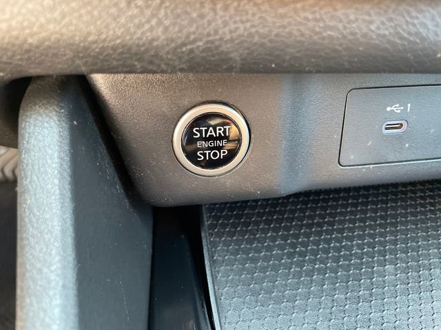 Used 2022 Nissan Rogue S image 34