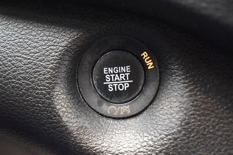 Used 2022 Jeep Cherokee Limited AWD/4WD image 30