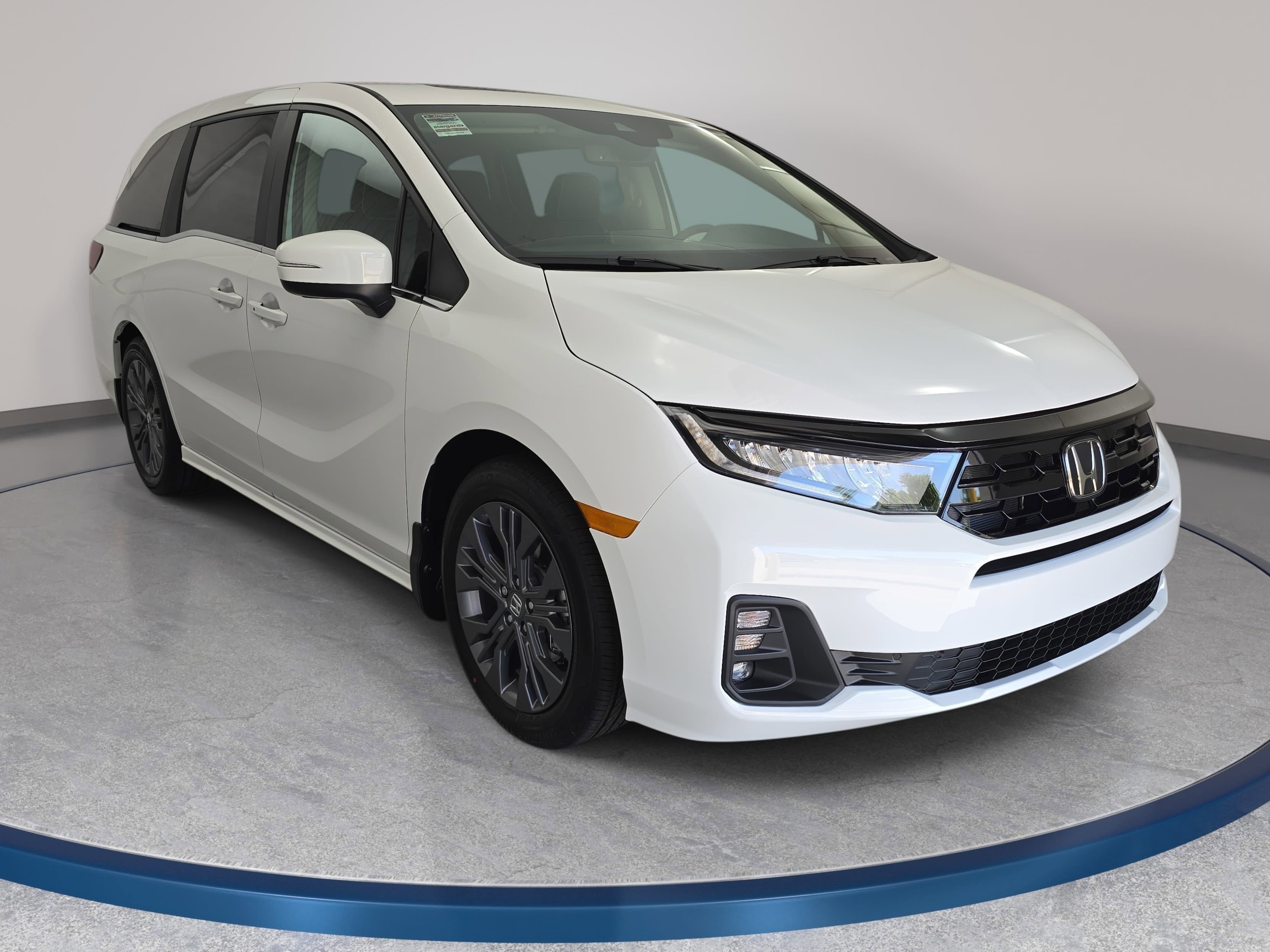New 2026 Honda Odyssey Touring image 3