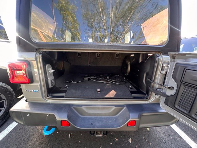 Used 2022 Jeep Wrangler Unlimited Sahara w/ Cold Weather Group AWD/4WD image 11