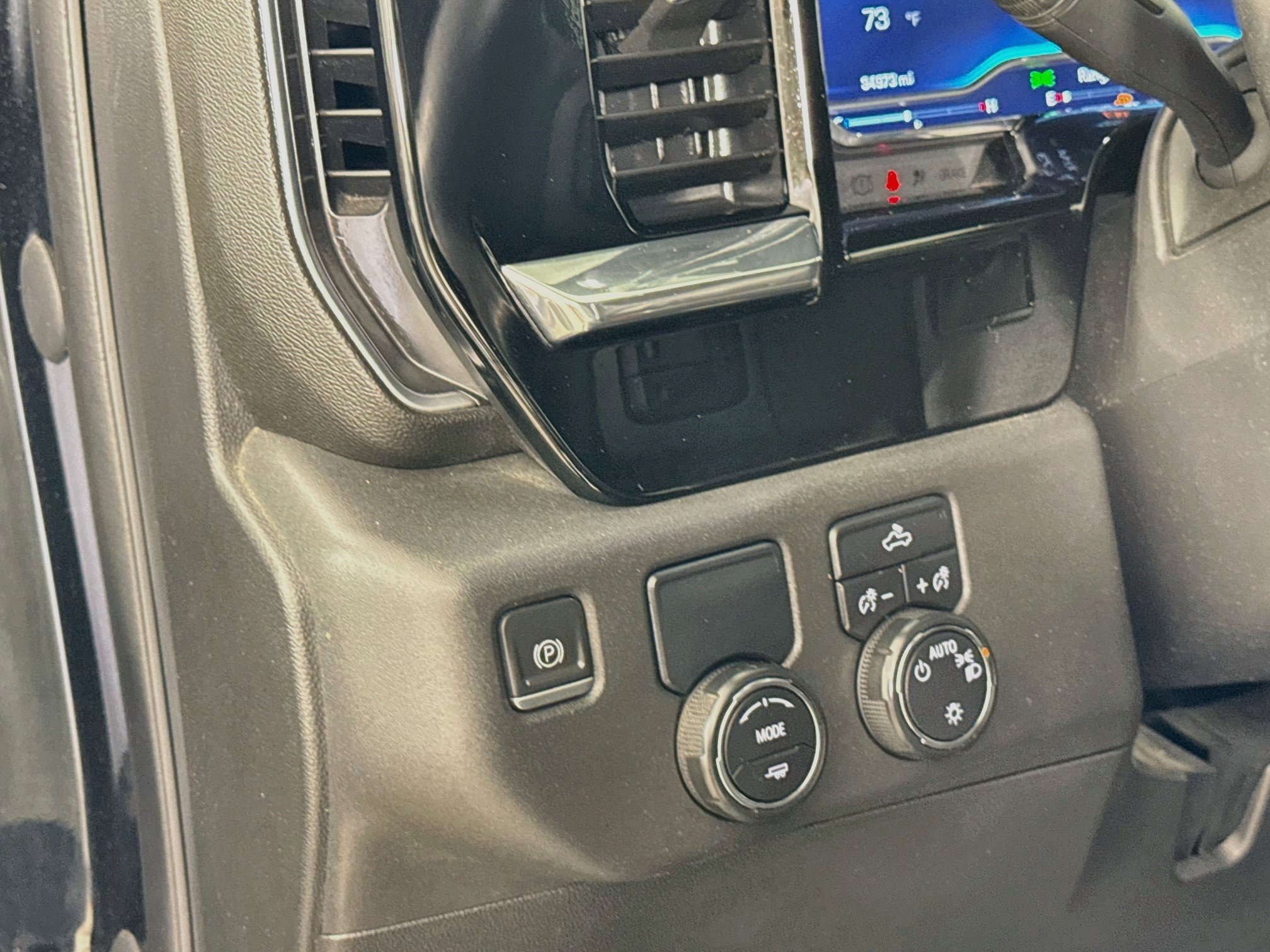 Used 2023 Chevrolet Silverado 1500 LT RWD image 12