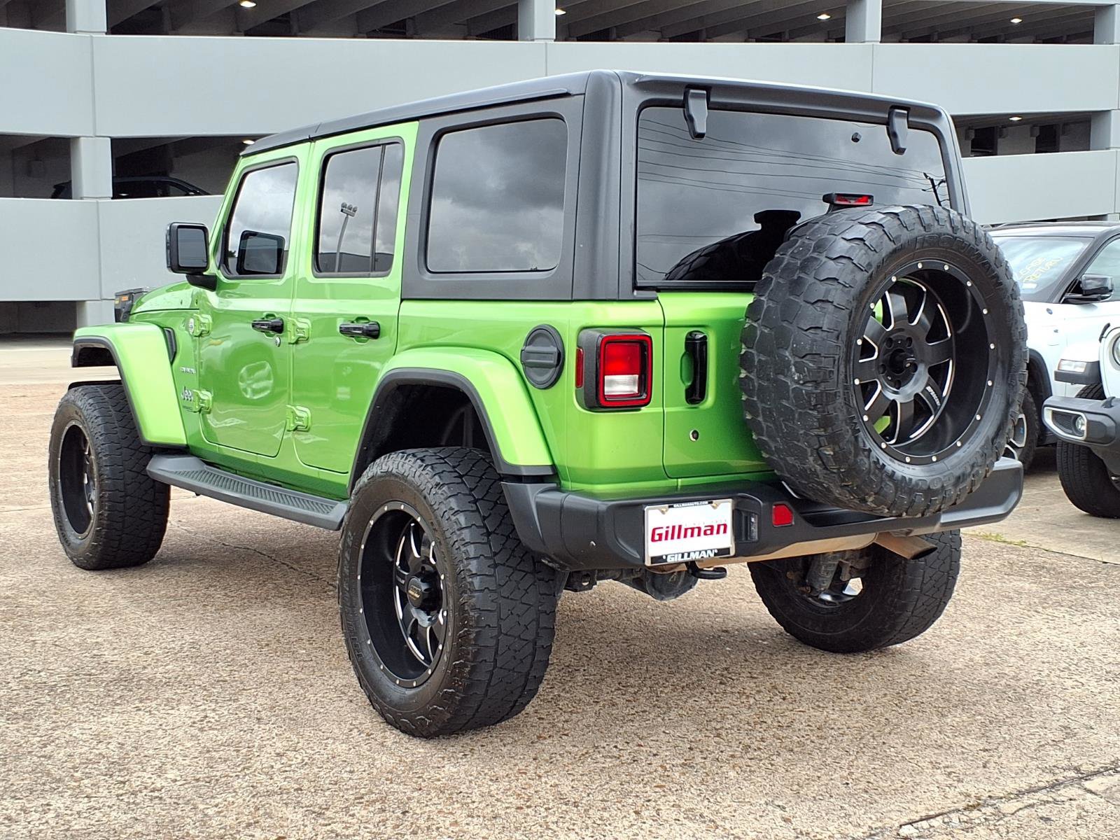 Used 2019 Jeep Wrangler Unlimited Sahara AWD/4WD image 4