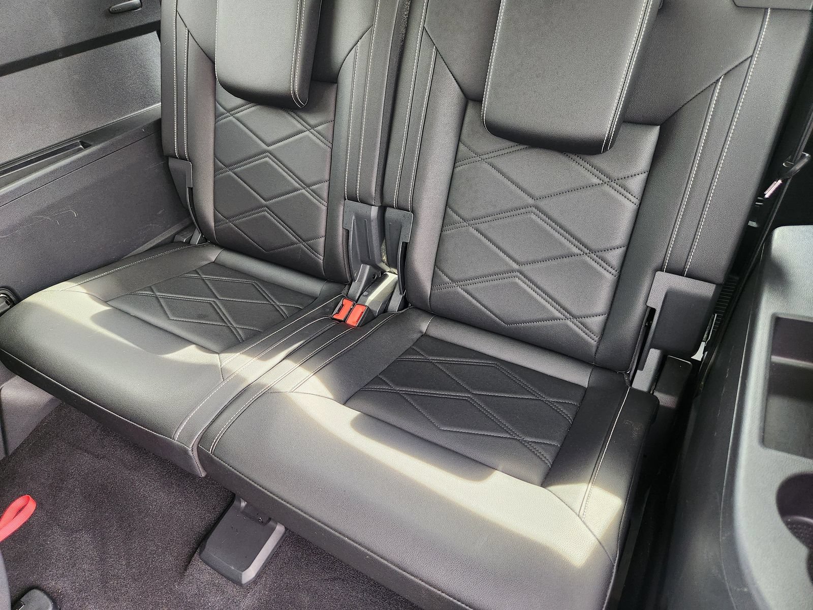 Used 2025 Volkswagen Atlas SE FWD image 38