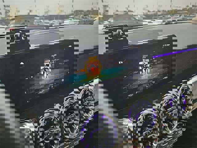 Used 2023 Mercedes-Benz GLB 250 image 30