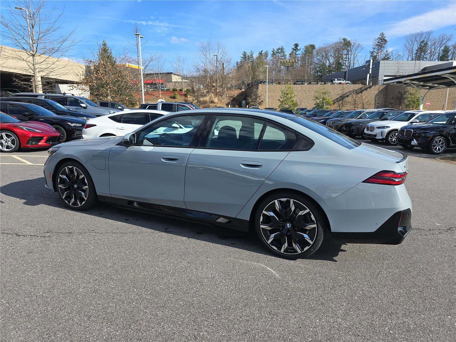 New 2026 BMW 550e xDrive AWD/4WD image 6