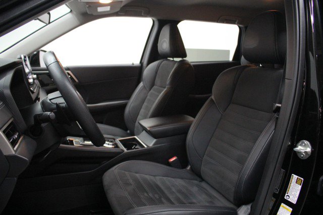 Used 2024 Mitsubishi Outlander SE image 8