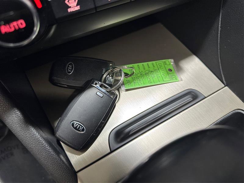 Used 2020 Kia Optima SX image 28