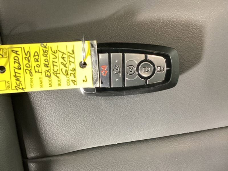 Used 2025 Ford Explorer Active w/ Active Comfort Package image 36