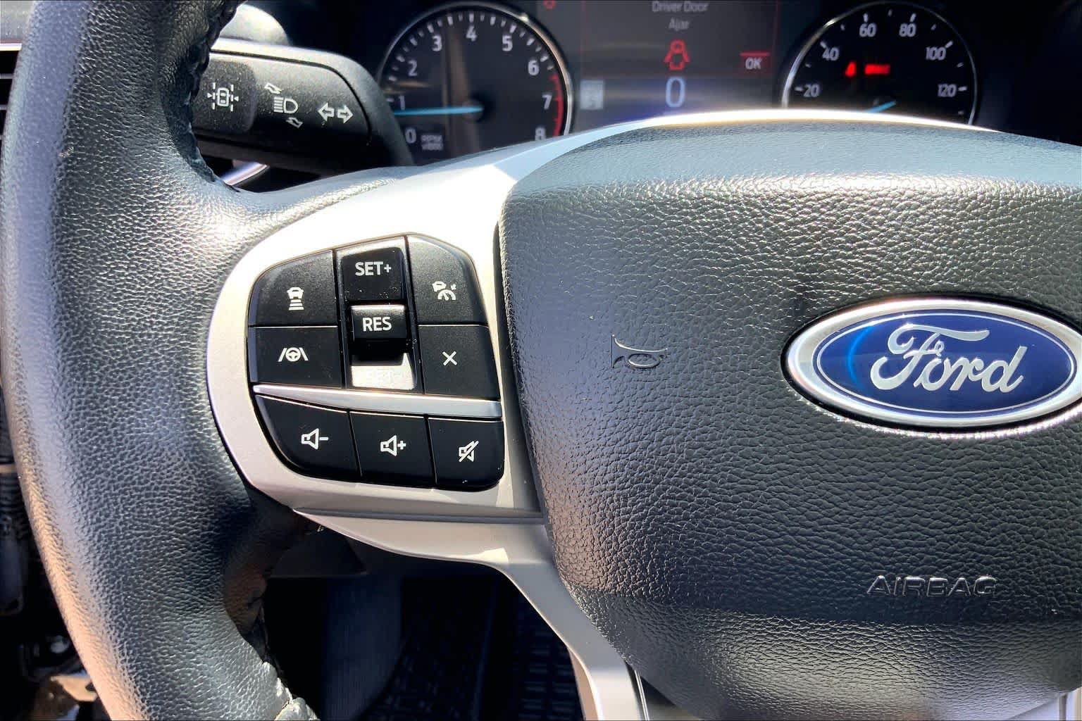 Used 2023 Ford Explorer Limited AWD/4WD image 24