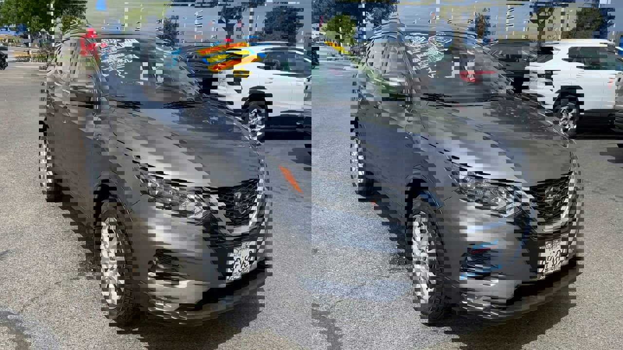 Used 2022 Nissan Rogue Sport SV w/ Technology Package AWD/4WD image 1