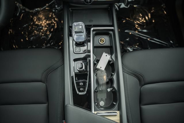 New 2026 Volvo XC60 T8 Plus w/ Protection Package Premier AWD/4WD image 27