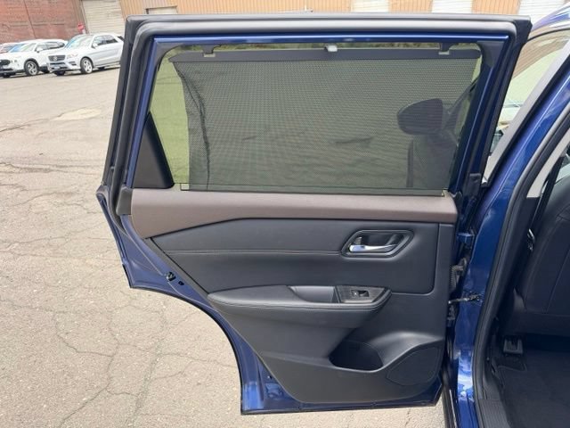 Used 2023 Nissan Rogue SV w/ SV Premium B Package AWD/4WD image 17