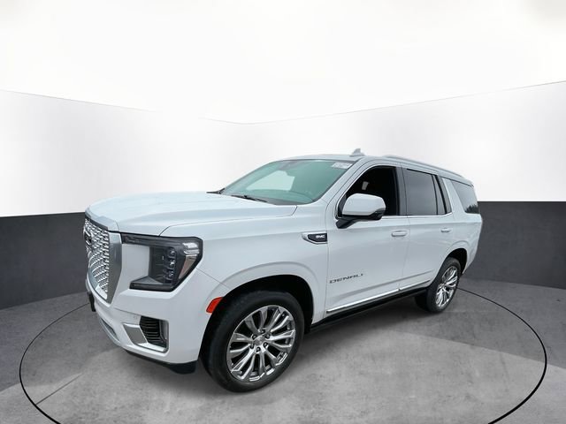 Used 2023 GMC Yukon Denali w/ LPO, Floor Liner Package AWD/4WD image 3