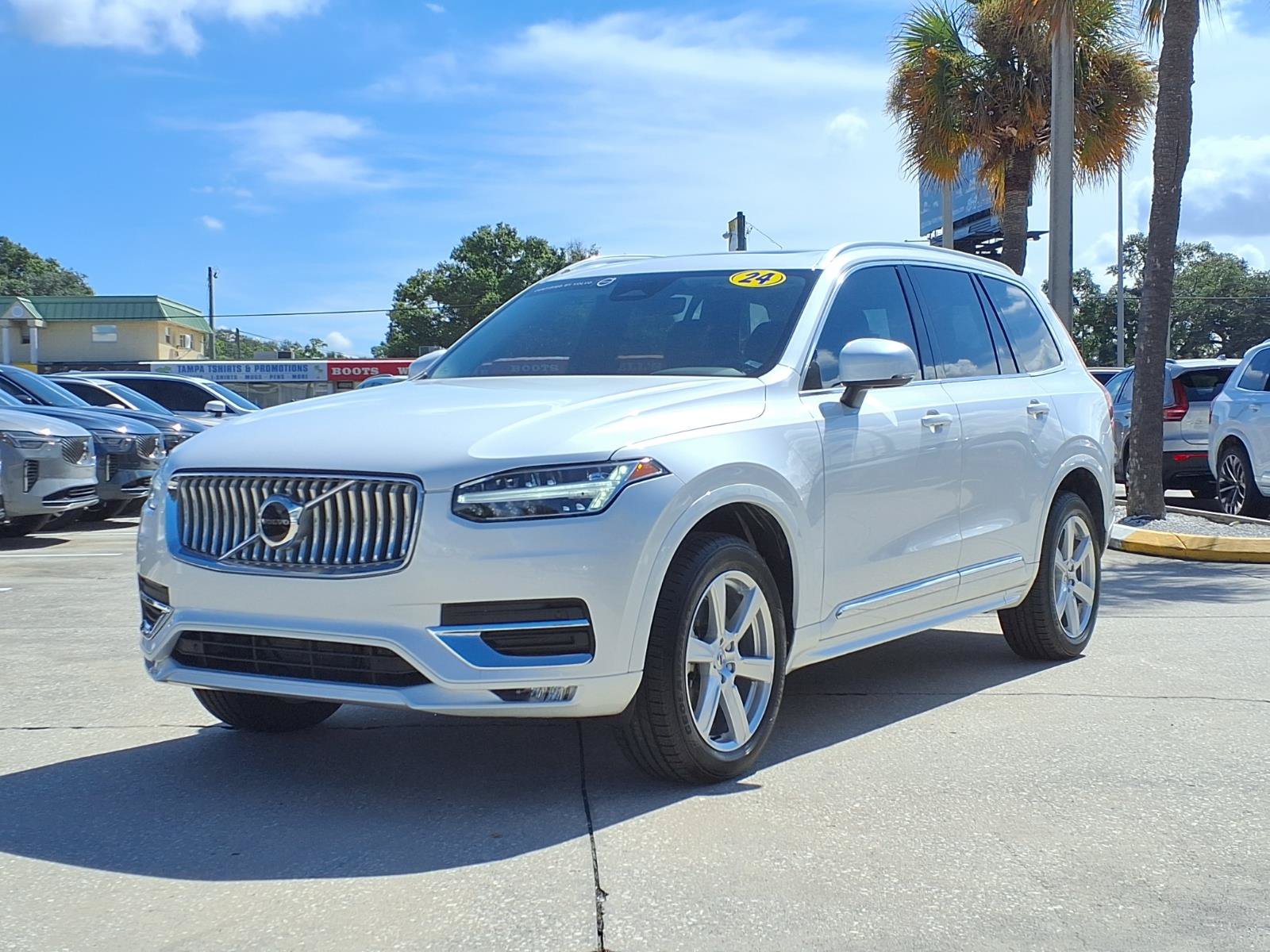 Certified 2024 Volvo XC90 B5 Core AWD/4WD image 3