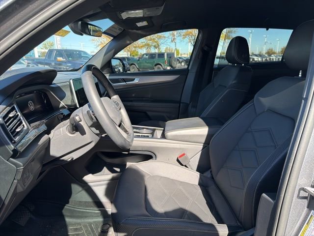 Used 2024 Volkswagen Atlas Cross Sport SE image 26