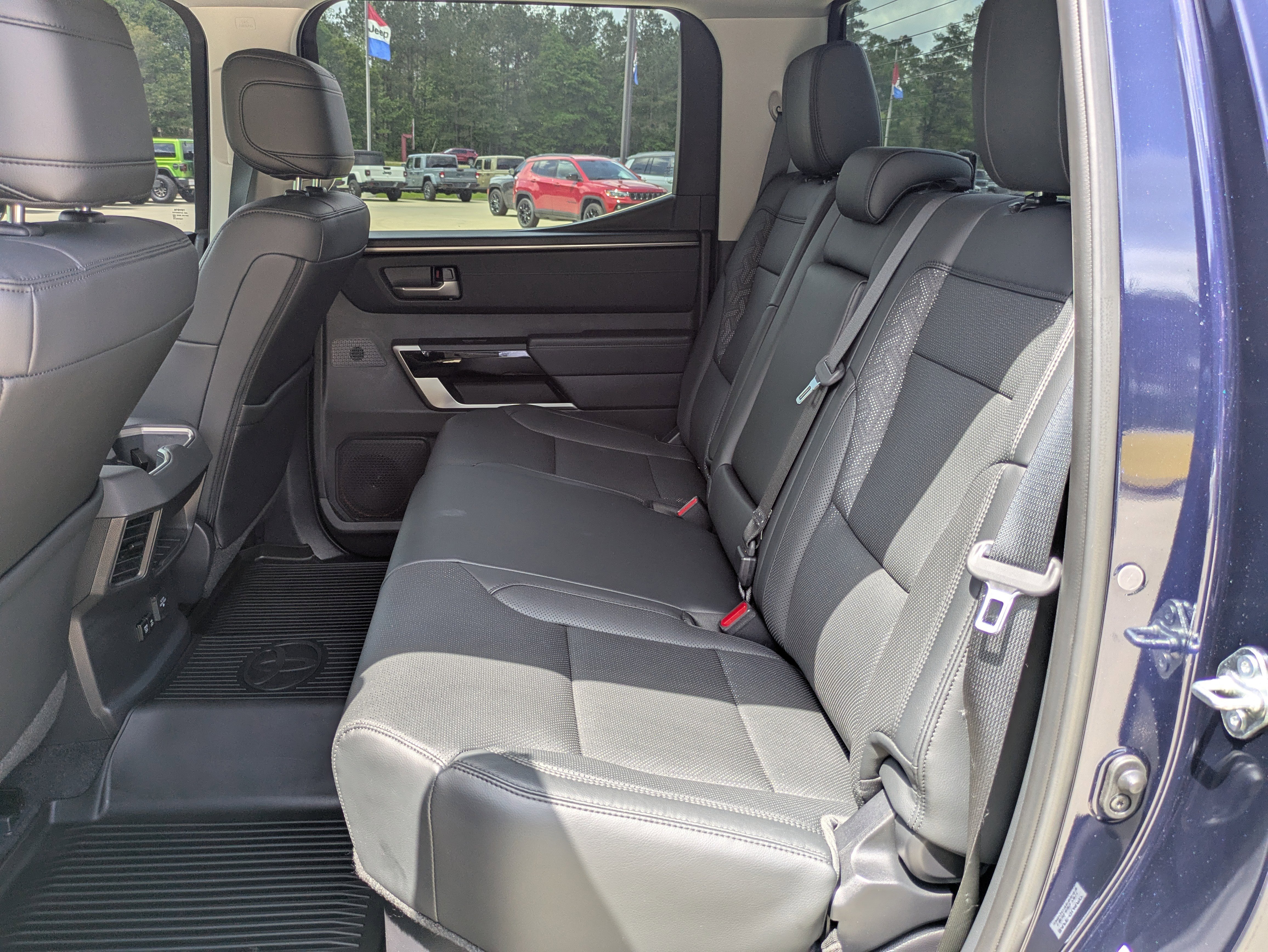 Used 2024 Toyota Tundra Limited AWD/4WD image 11