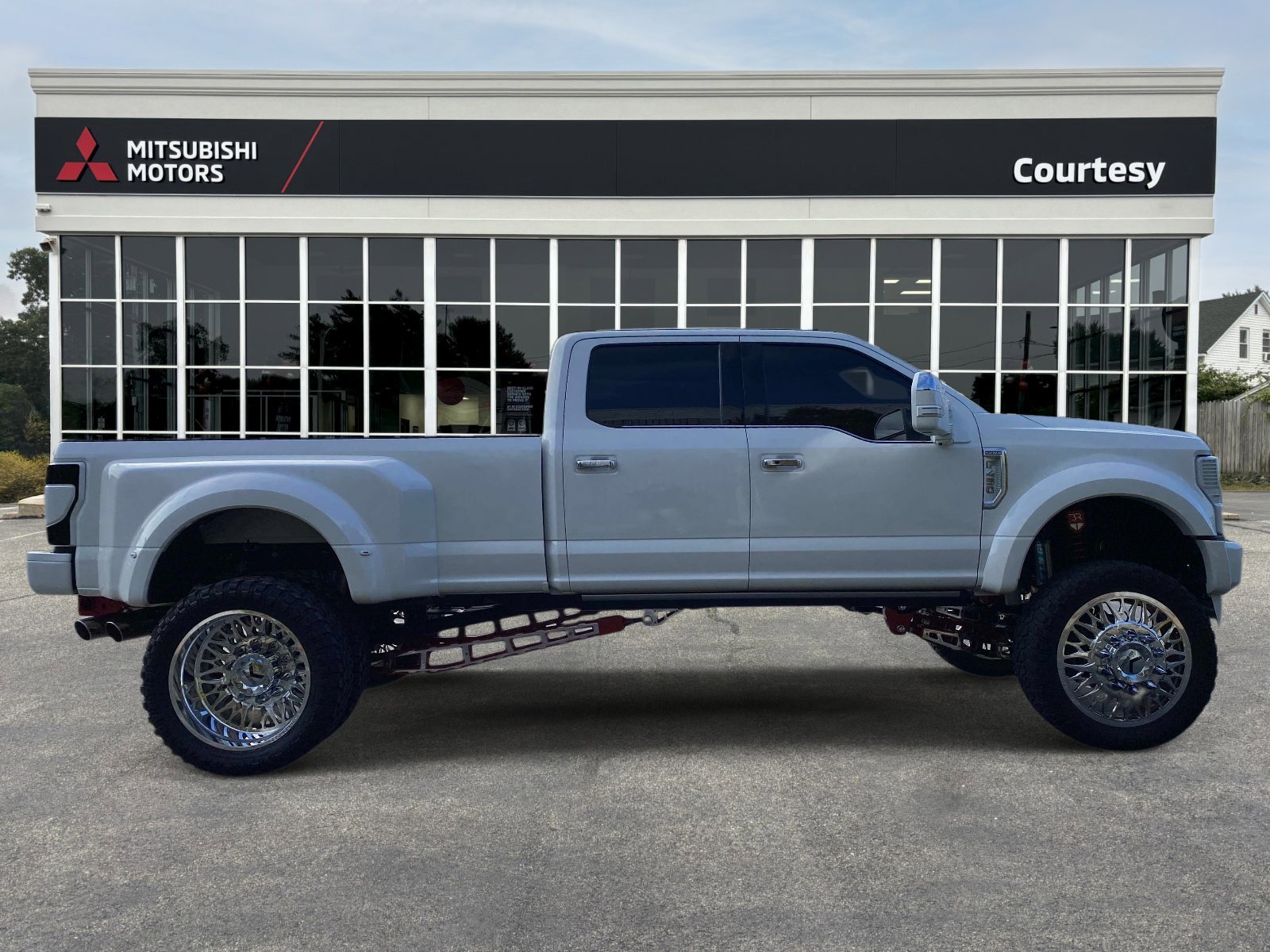 Used 2022 Ford F450 Platinum w/ FX4 Off-Road Package image 8