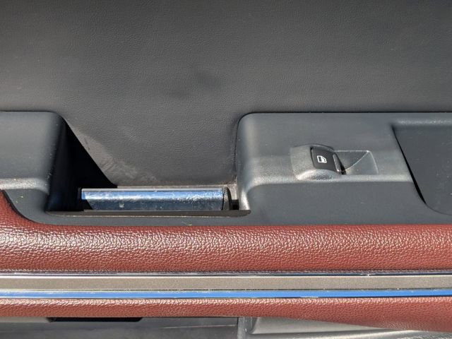 Used 2024 Ford Expedition Limited image 30