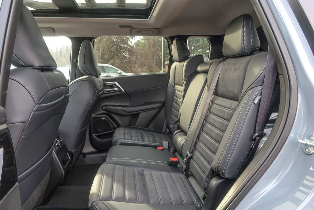 New 2026 Mitsubishi Outlander AWD image 24