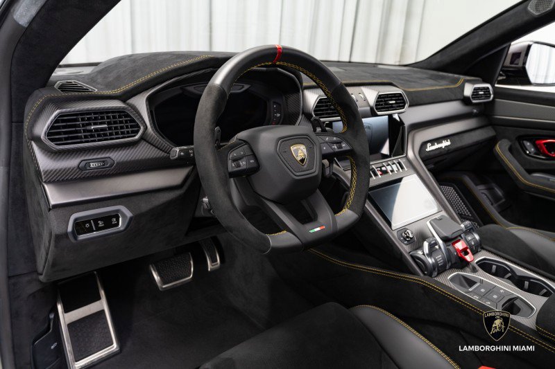 Used 2024 Lamborghini Urus Performante image 41