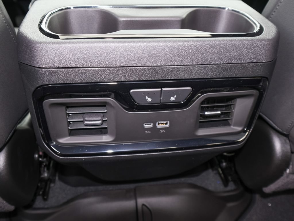 New 2026 GMC Sierra 2500 AT4 w/ AT4 Premium Plus Package AWD/4WD image 13