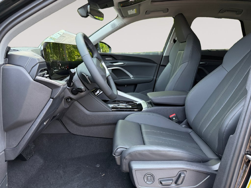 Certified 2025 Audi Q5 Premium Plus w/ Premium Plus AWD/4WD image 9