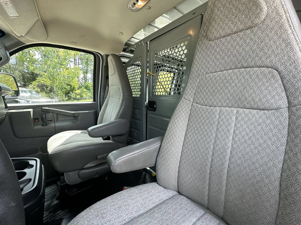 Certified 2017 Chevrolet Express 2500 w/ Express Access Plus Package RWD image 19