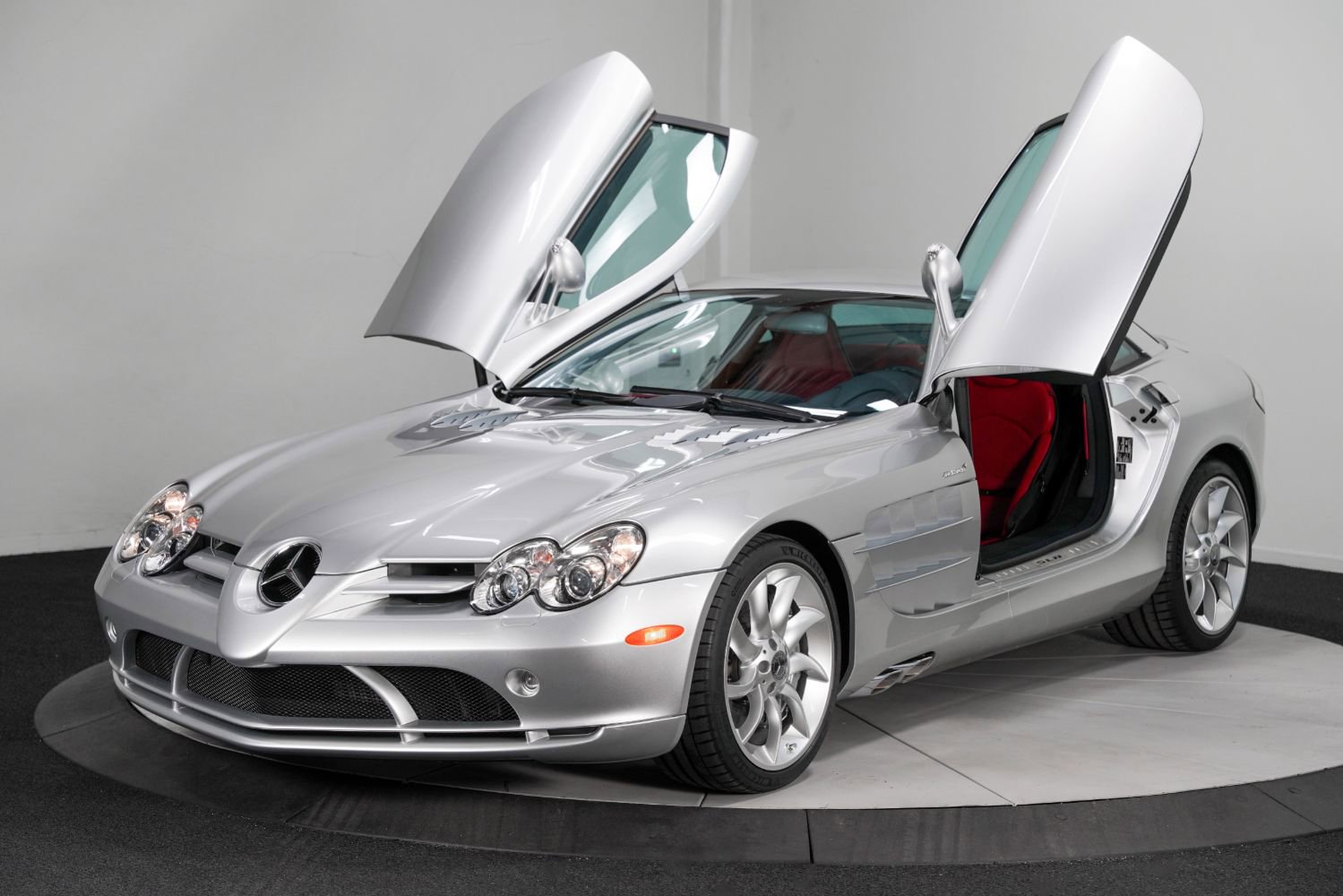 Used 2005 Mercedes-Benz SLR Coupe image 7