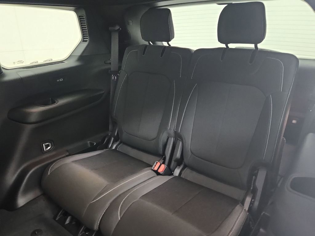 New 2025 Jeep Grand Cherokee L Laredo image 31