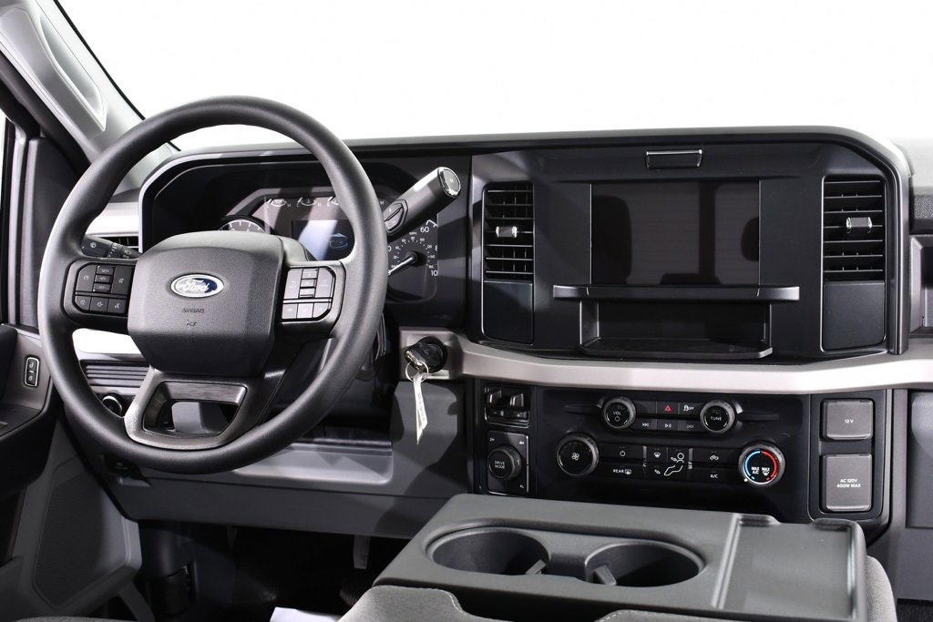 New 2026 Ford F250 XL w/ XL Chrome Package image 8