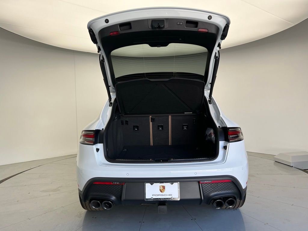 Used 2025 Porsche Macan image 20