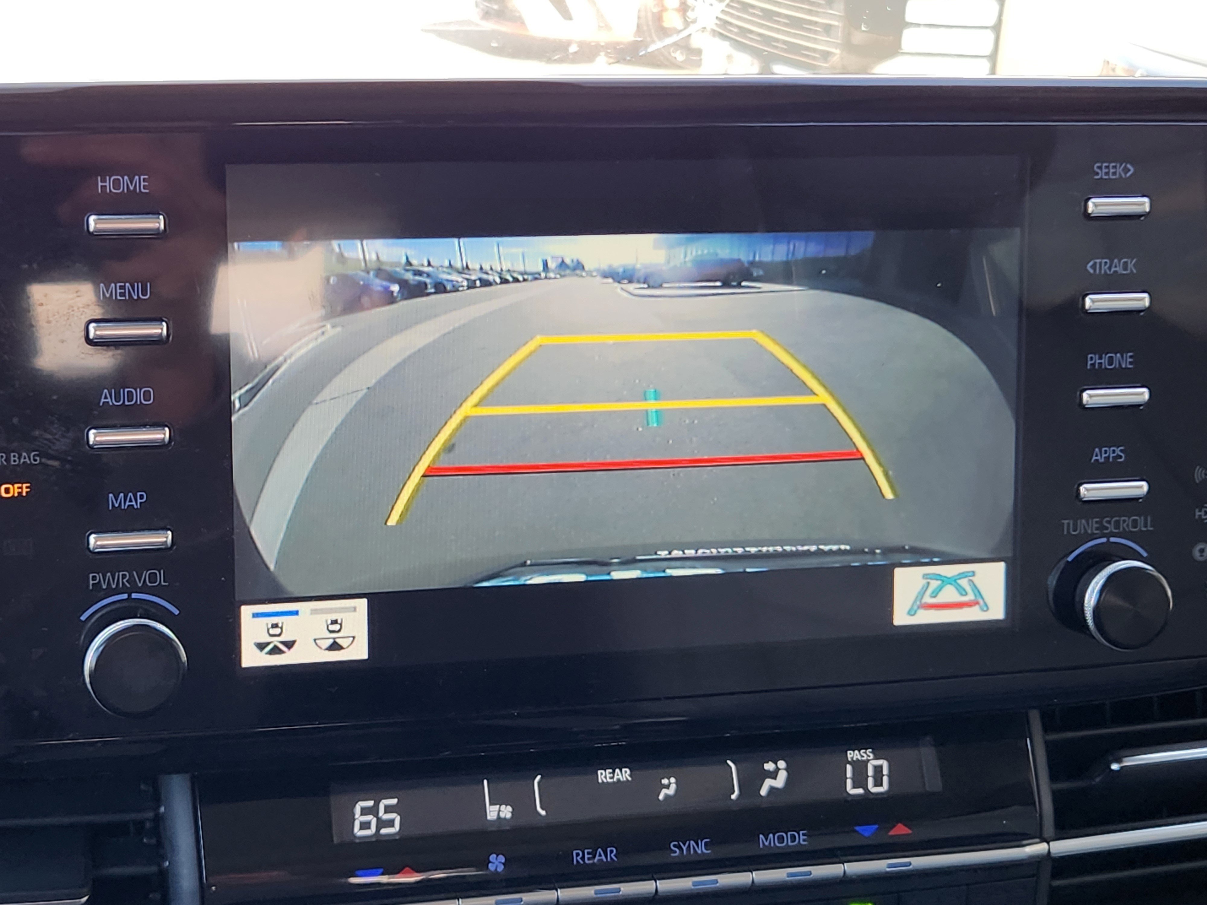 Used 2023 Toyota Sienna Limited image 31