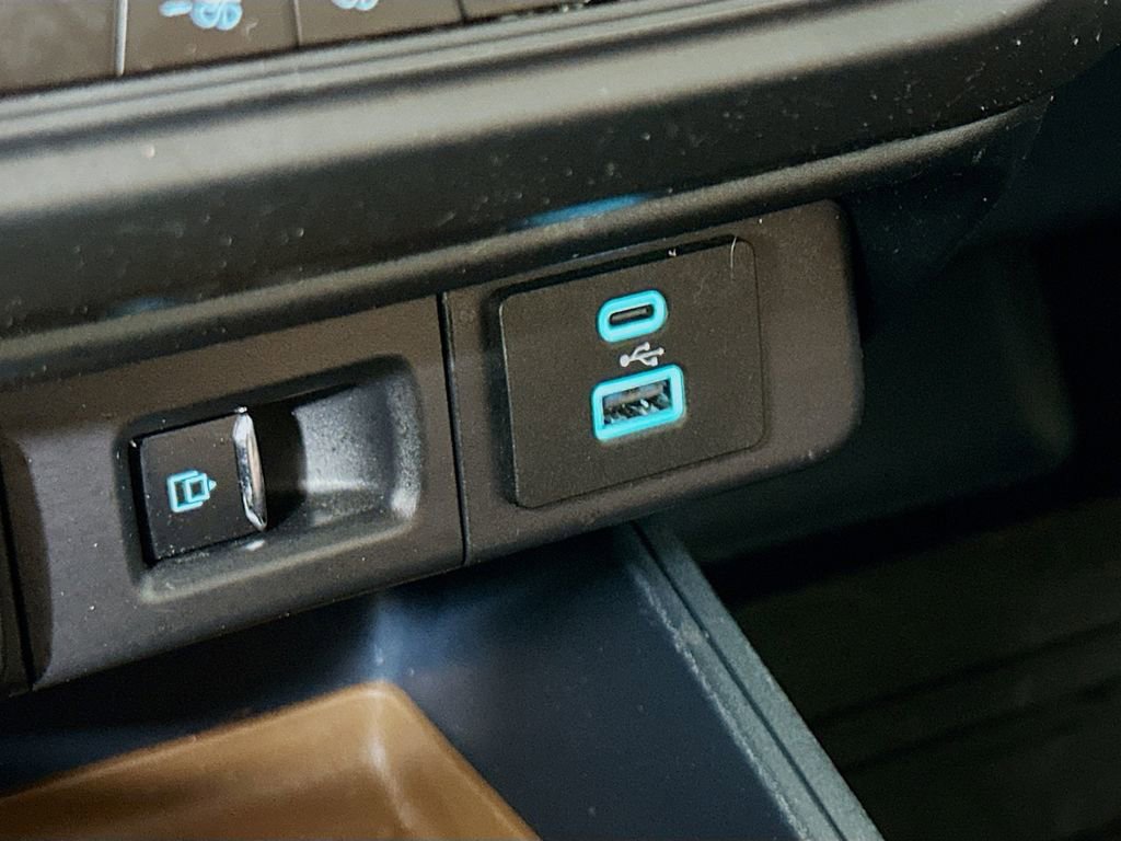 Used 2024 Ford Maverick Lariat w/ FX4 Off-Road Package image 31