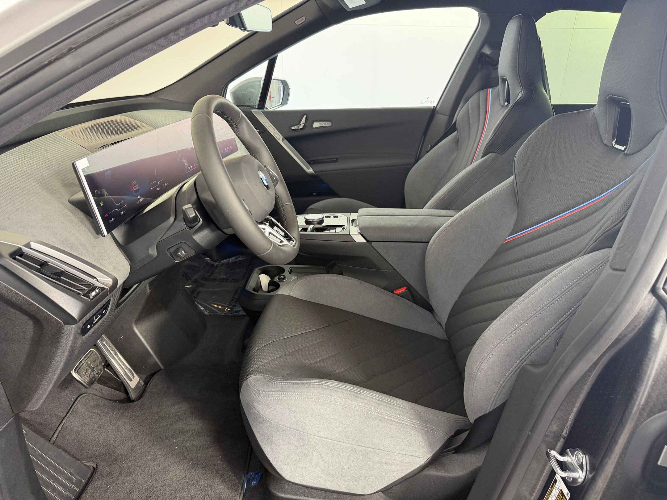 New 2026 BMW iX xDrive45 w/ M Sport Package AWD/4WD image 5