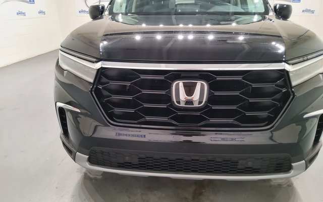 Used 2023 Honda Pilot Touring image 9