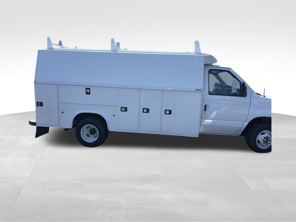 New 2024 Ford E-450 and Econoline 450 Super Duty w/ Power Windows & Locks Group image 2