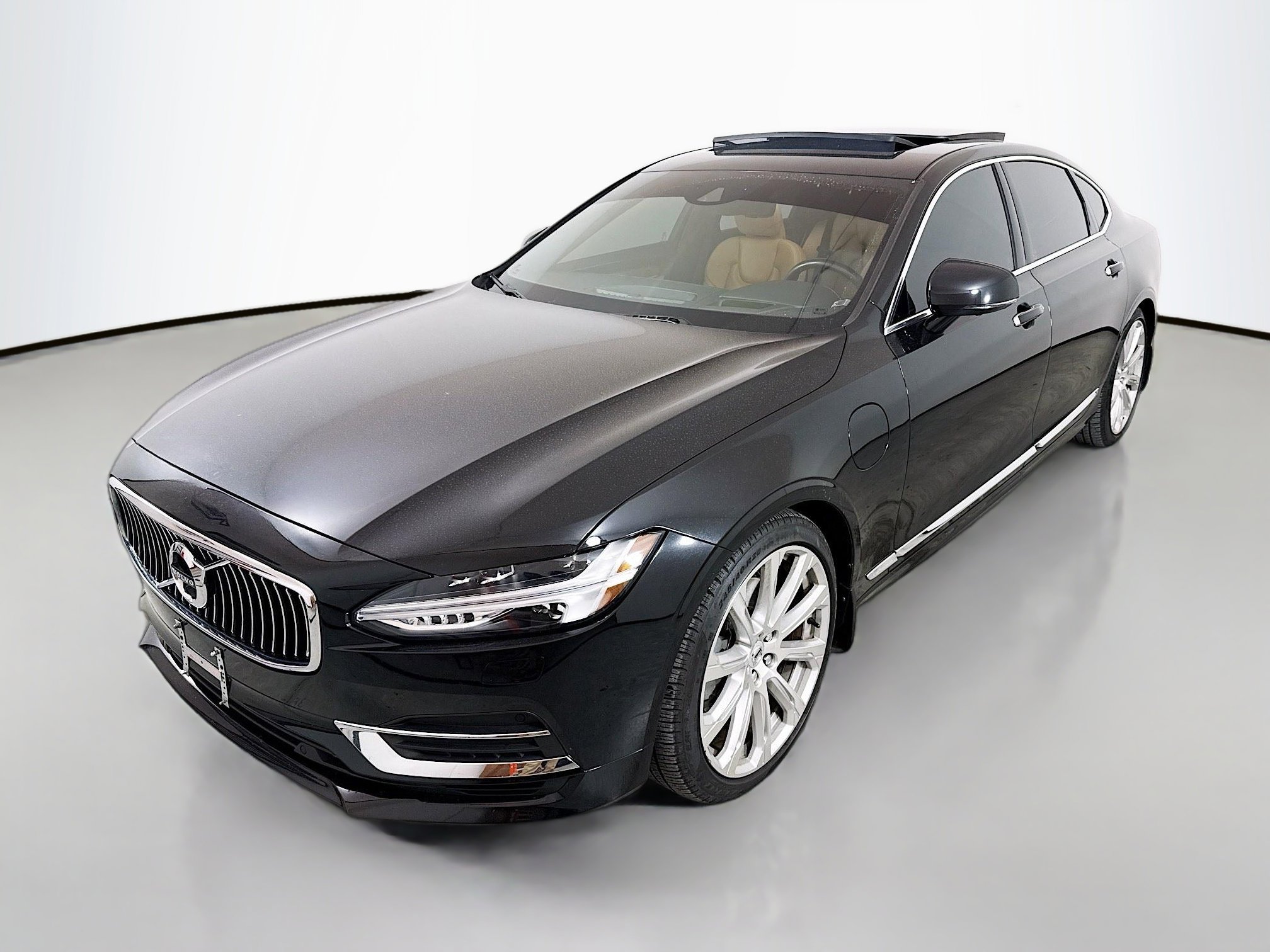 Used 2020 Volvo S90 T8 Inscription image 3