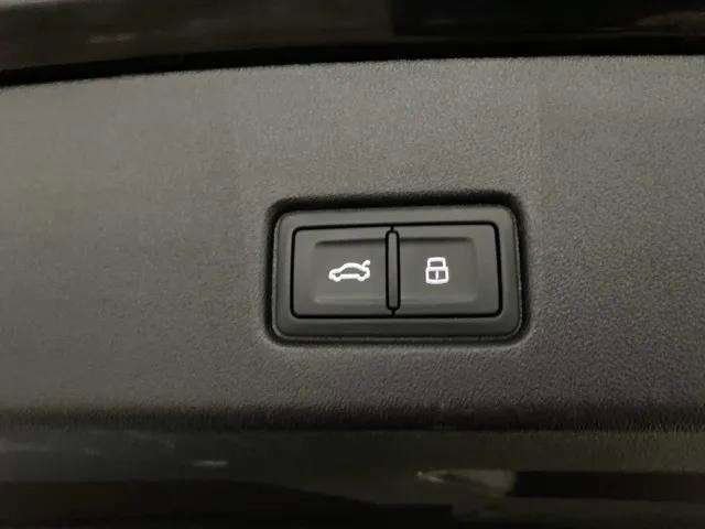 Used 2024 Audi Q4 e-tron Premium Plus w/ Premium Plus image 88