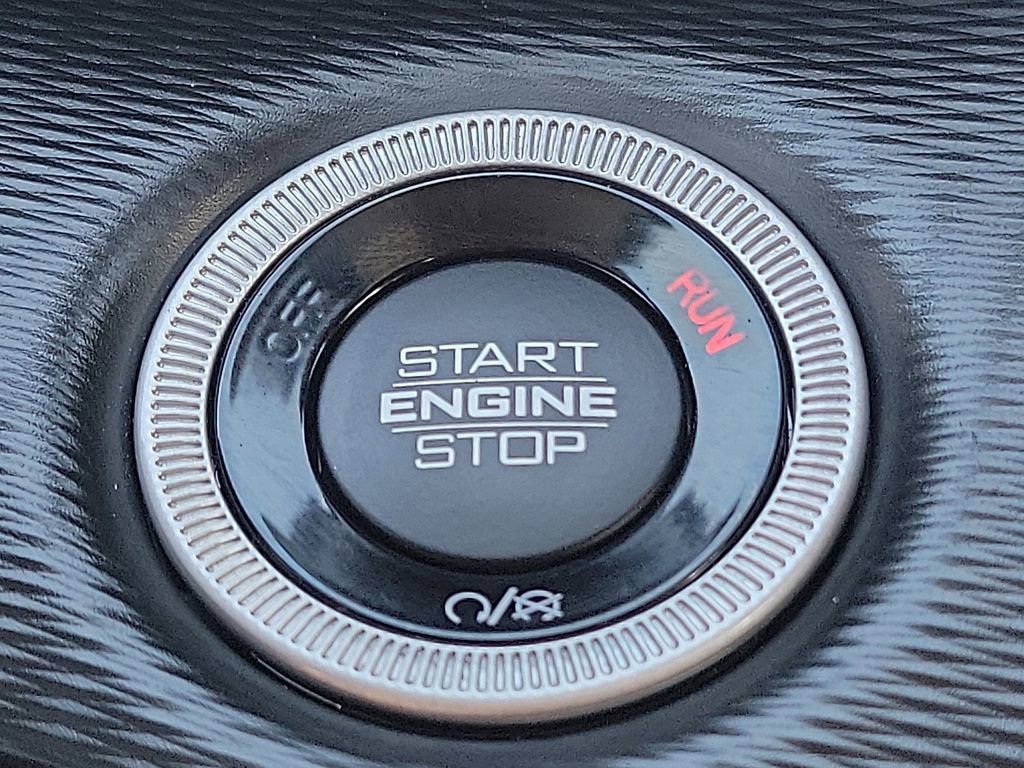 Used 2024 Jeep Grand Cherokee L Laredo image 11