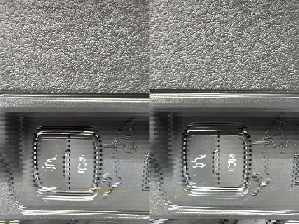 Certified 2024 Ford Explorer 2WD image 17