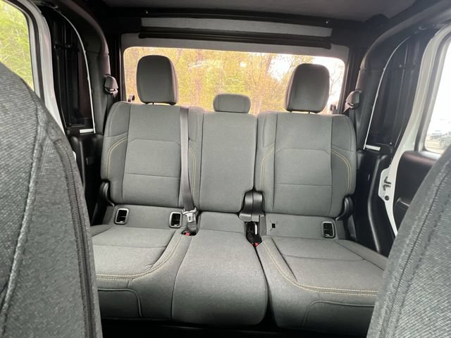 Used 2025 Jeep Gladiator Sport AWD/4WD image 14