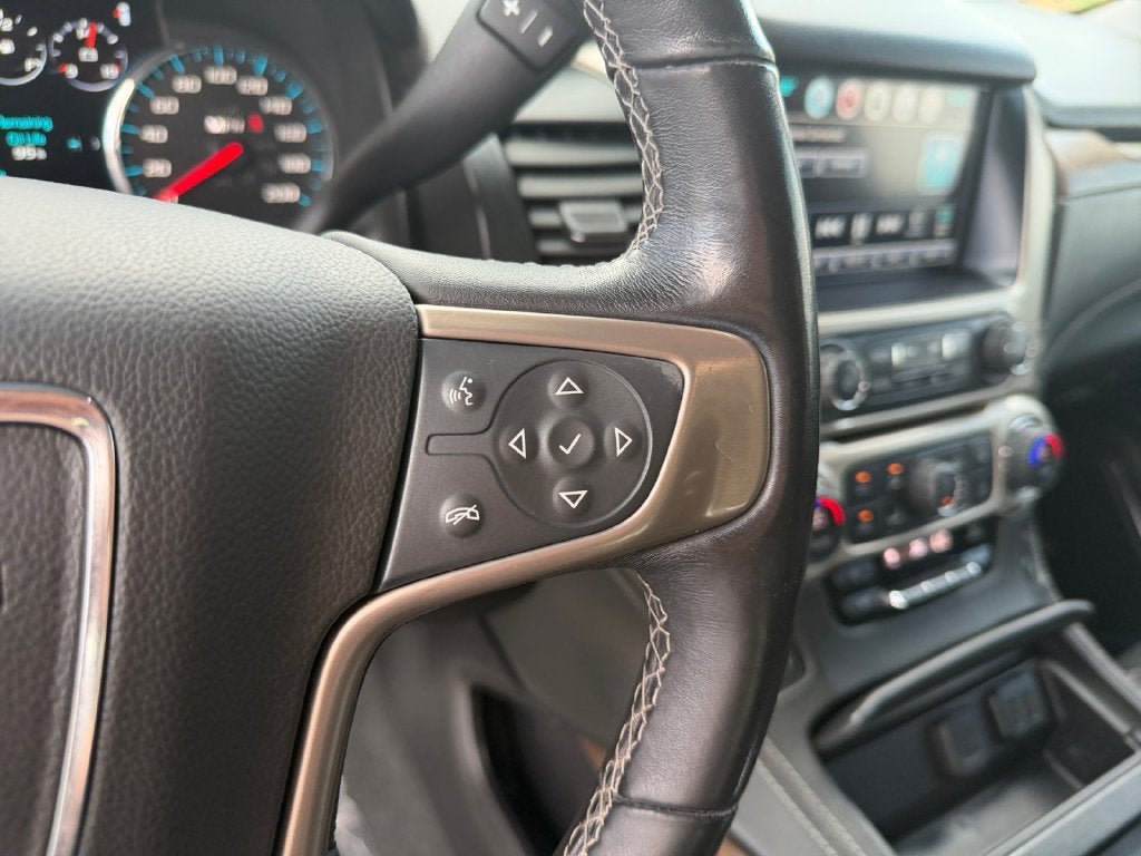 Used 2019 GMC Yukon Denali w/ Denali Ultimate Black Edition AWD/4WD image 17